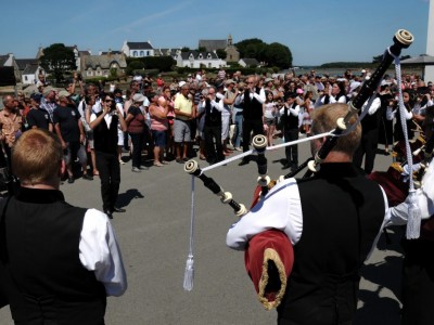 Bagad de Carnac à la fête du village de St Cado